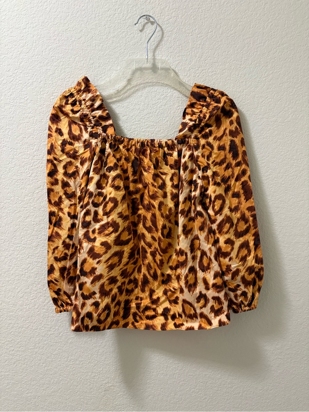 kate spade Leopard-Print Off-Shoulder Top in Golden and brown. Size XS. NWOT